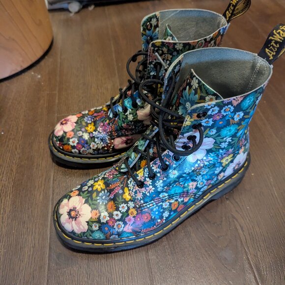 Floral print Dr. Martens - Picture 2 of 2